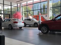 -上海宝信宝马4S店