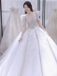 -莫小姐婚纱