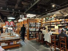 -西西弗书店&矢量咖啡(凯德晶萃广场店)