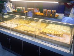 面包甜点陈列柜-清真全盛斋传统糕点(许士庙店)
