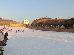 -采薇庄园四季滑雪场