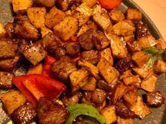 杏鲍菇炒牛肉粒-来龙里 精致 东南亚餐室(万象城店)