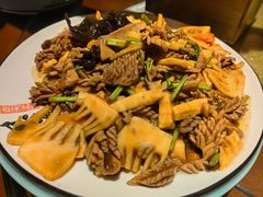 -老潍县美食街(东方路店)