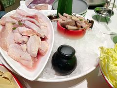 -洪氏嗨捞·广东猪肚鸡·椰子鸡火锅(西咸万象城店)