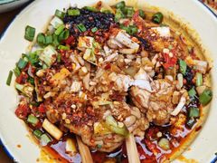 铜盘烤鲜猪脑花-拈签一笑黄牛肉辣卤串串