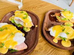 烟熏三文鱼班尼迪克蛋-Pekaa啤咖食肆Coffee&Bistro