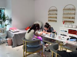 -丽心自助美甲美睫