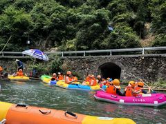 -安吉龙王山峡谷漂流