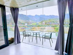 -百里峡七彩艺术小镇