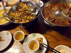-临江餐馆二楼美食部落