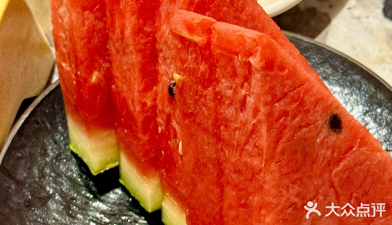 在青岛吃到了比我的头还大的虾滑… 太先进了…