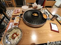 -江南猪肉商会无限续吃(弘大店)