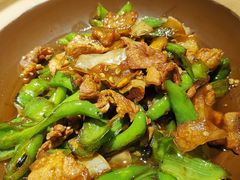 碾辣椒炒肉-吃饭皇帝大土家民族菜(正大广场店)