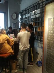 点击看大图 -鳌首刺青纹身 穿孔饰品店