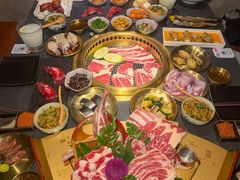 -铭牛烧肉·和牛海鲜自助(高新月牙湖店)
