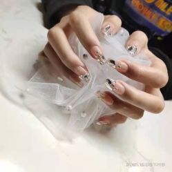 -UGIRL有个美甲