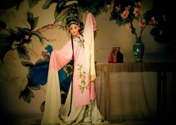 点击看大图 -九月鹰飞汉服摄影工作室