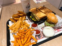 -The Habit Burger Grill 哈比特汉堡(复兴soho店)