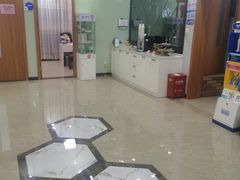 -茂菊口腔连锁(浦东南路店)