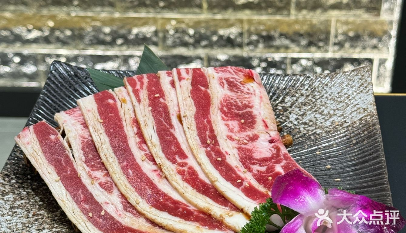 烤肉新店打卡🙋🏻‍♂️营养均衡的一顿晚餐很开心呀🙋🏻‍♂️