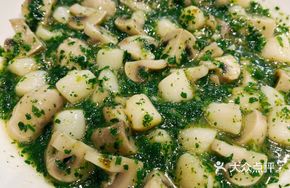 Sheep's Milk Cabbage Stir-Fried with Sea Snails