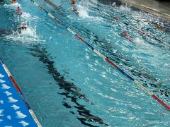 -梦翔龙湖滟澜山游泳俱乐部