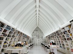 -钟书阁(松江泰晤士小镇店)