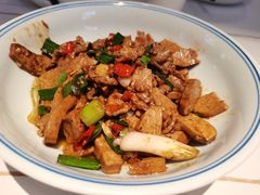 -阿瓦山寨·湘菜现炒·剁椒鱼头王(咸阳总店)