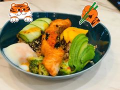 三文鱼牛油果饭-théATRE茶聚场·餐厅(环球金融中心店)