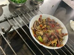 -赵二娃烤全羊