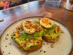 牛油果煮蛋吐司-RAC BAR(安福路店)