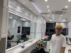 -镁连社·美联社