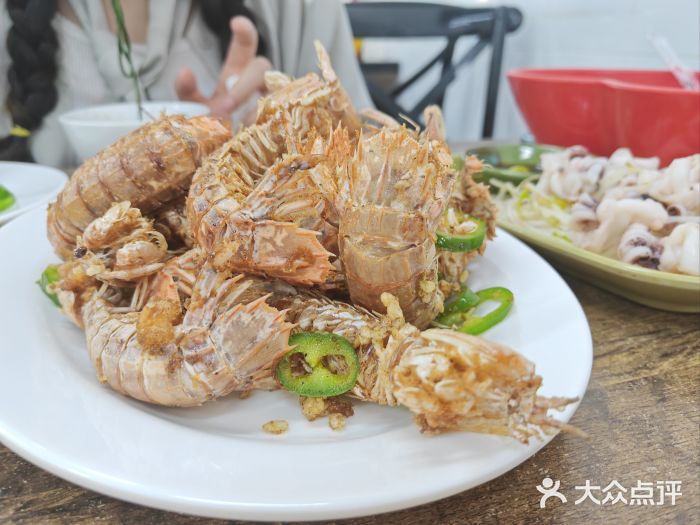 贞姨美食·老字号海鲜大排档椒盐濑尿虾图片