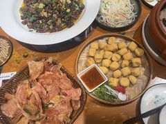 -老滇山寨•云南特色菜•地方菜•民族风情歌舞表演(金碧店)