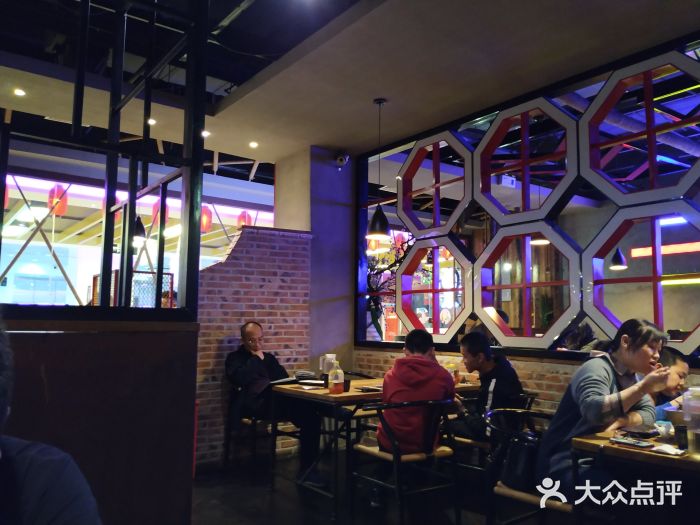 滋派烤鱼(金元宝于家堡店)大堂图片