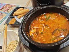 -花馬肆.云南过桥米线(汉神购物广场现场熬汤店)