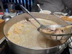 -尚尚仙·酸汤猪手·猪肚鸡火锅(华联万柳购物中心店)