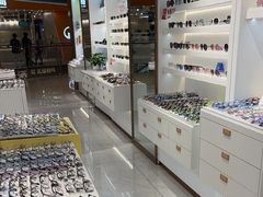 -J-Optical佳视明眼镜·蔡司视觉(青岛金茂览秀城店)