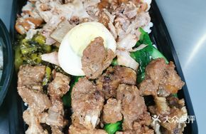 Pork Elbow and Steamed Spare Ribs