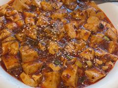 -渝信川菜 · 川味家常菜(财富购物中心店)