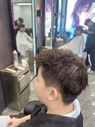 -藤野造型烫染·漂发