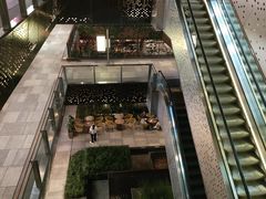 -瑞虹新天地月亮湾