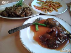 秘制带鱼、猪手、南瓜百合-聚友居酒楼