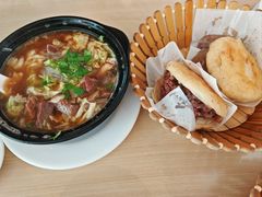 -闫家驴肉老店(华电一校店)