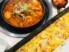 -三清洞摩西韩式年糕火锅(威高广场店)