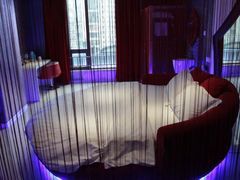 -天鹅恋主题酒店(光谷广场步行街店)