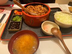 黄金松坂猪肉饭-牛邸·烧肉饭(来福士店)