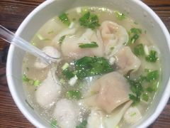 鱼丸鲜肉馄饨-手劲鱼丸馄饨铺(哈一百店)