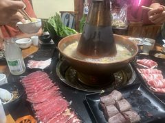 -果松木炭酸菜铜火锅·外婆参鸡汤