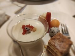 幼滑杏仁豆腐香芒煎饼拼水果-富力丽思卡尔顿酒店·丽轩中餐厅